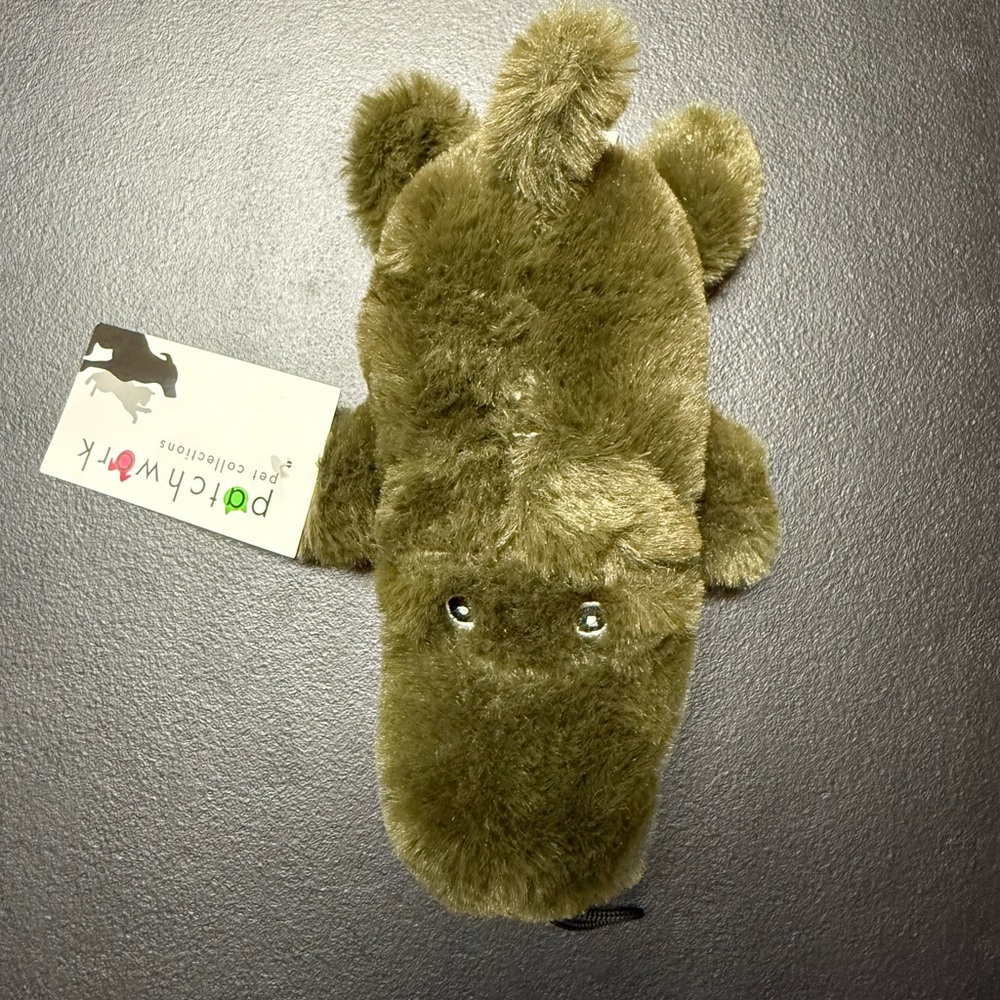 Patchwork Pet Collection NWT Alligator Plush Soft Squeaky Dog Toy